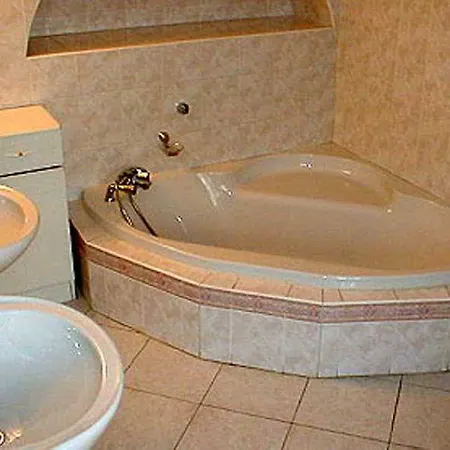 Apartament Dum U Zlateho Stromu / Golden Tree